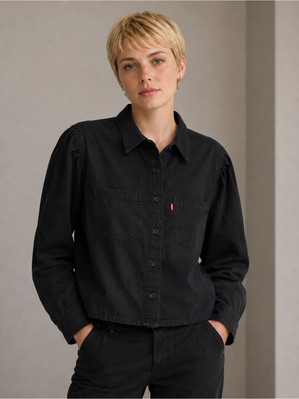 Vintage Levi’s Women’s Medium Black Button Front Shirt Jacket Red Tab